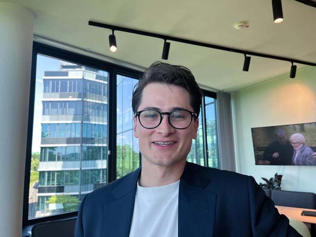 Samuel Grotz — Senior Manager de Estrategia Corporativa
